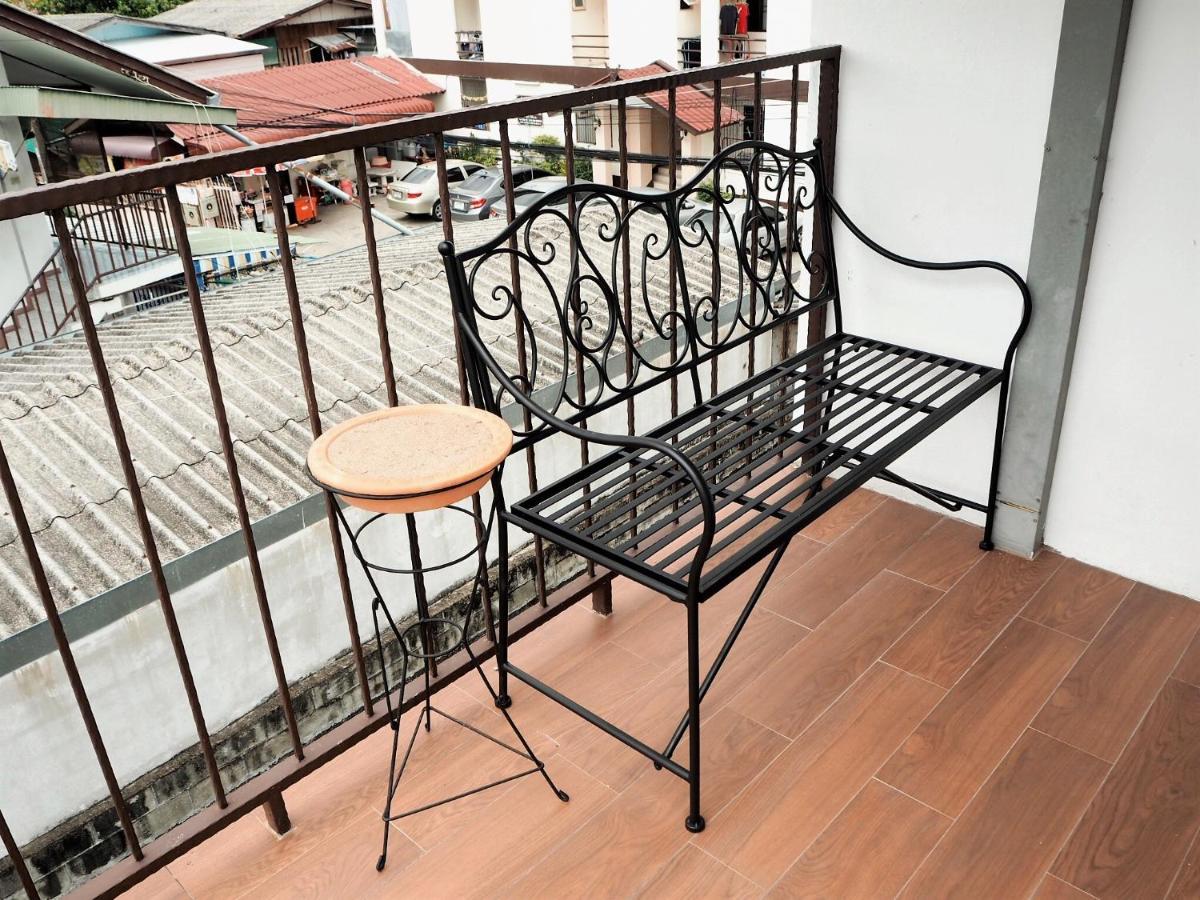 Hotel Bua House Poshtel Chiang Mai Esterno foto